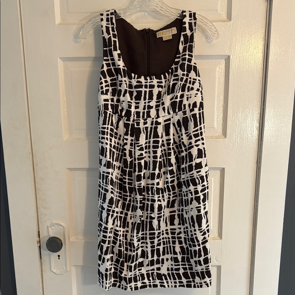 MICHAEL Michael Kors Black and White Sleeveless Sheath Dress